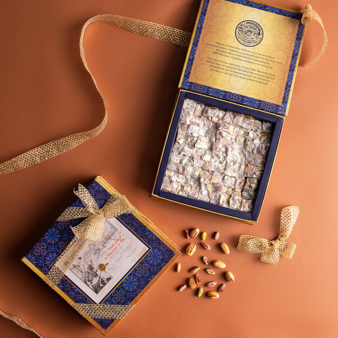 Özel Kutu Ekstra Antep Fıstıklı Lokum 500 gr.